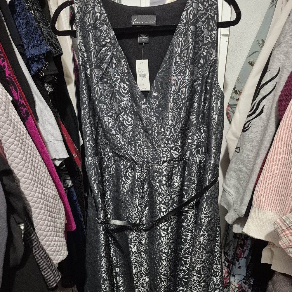 Lane Bryant Black and Silver Floral Surplice Knee Length Dress Size 18